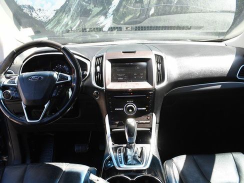 Used 2015 Ford Edge Titanium image 18