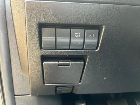 Used 2011 MAZDA CX-9 Touring w/ Moonroof & Bose Audio Pkg FWD image 12