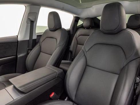 Used 2026 Tesla Model Y AWD image 9