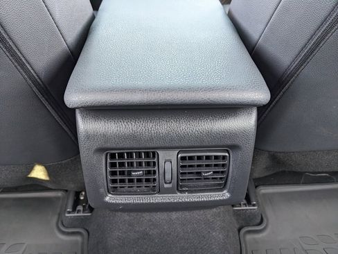 Used 2025 Toyota Camry SE image 37