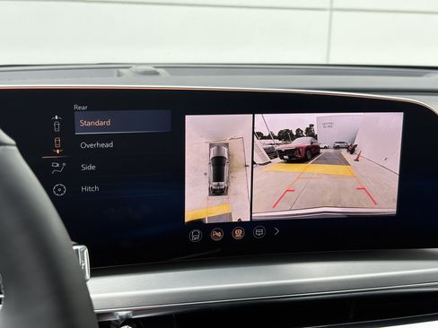 New 2026 Cadillac Lyriq Luxury AWD/4WD image 22