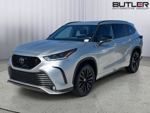 Used 2024 Toyota Highlander XSE image 1