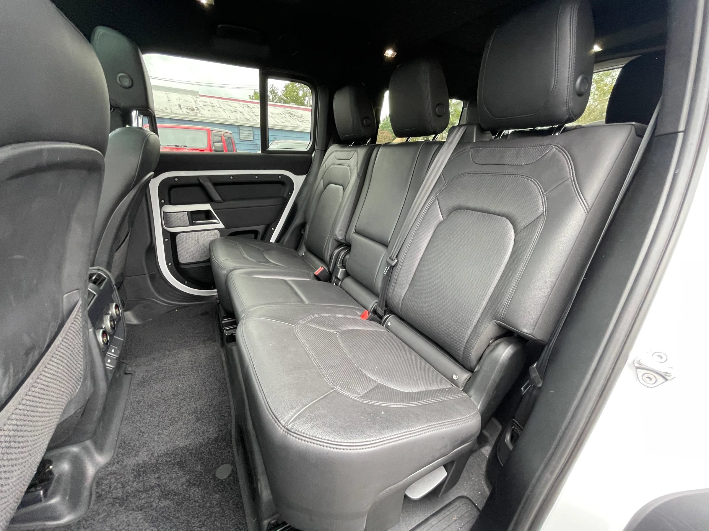 Used 2023 Land Rover Defender 130 SE AWD/4WD image 16