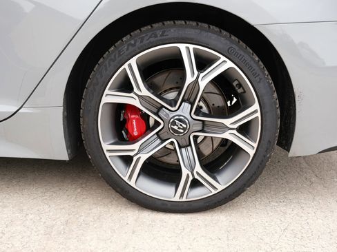 Used 2019 Kia Stinger GT1 image 14