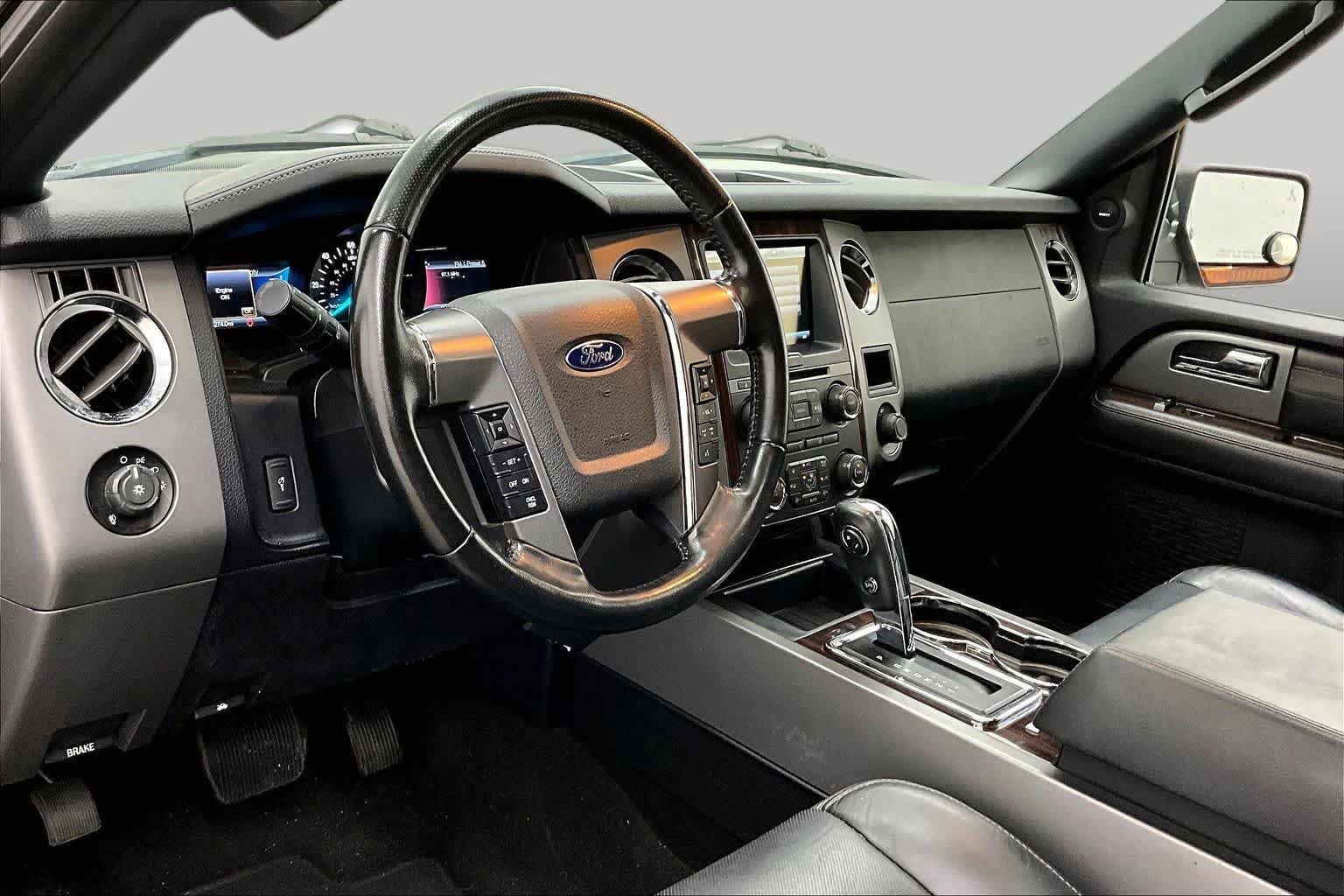 Used 2015 Ford Expedition Platinum AWD/4WD image 16