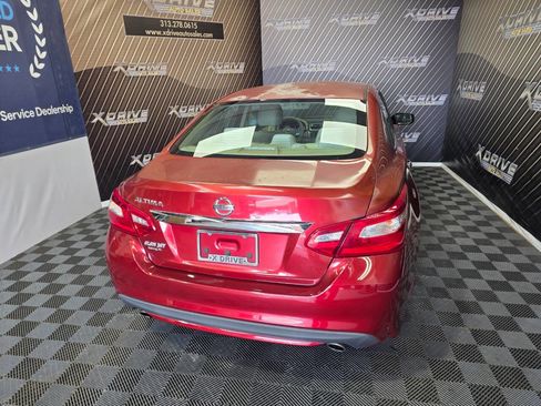 Used 2016 Nissan Altima 2.5 S w/ Interior Lighting Package FWD image 15