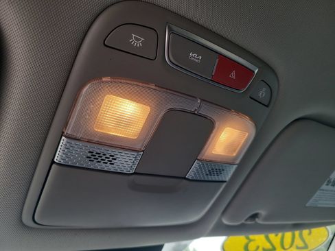 Used 2023 Kia Telluride S FWD image 18