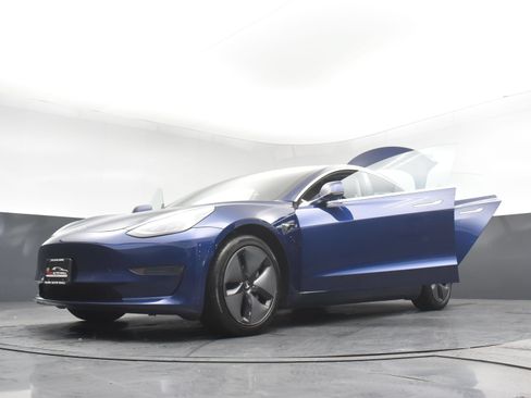 Used 2018 Tesla Model 3 Long Range AWD/4WD image 32