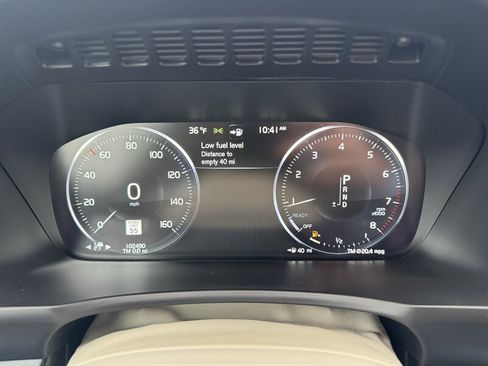 Used 2018 Volvo XC90 T6 Momentum w/ Convenience Package image 12