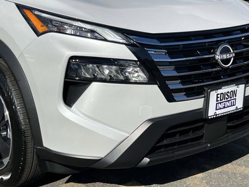 Used 2026 Nissan Rogue SV image 7
