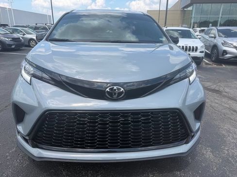 Used 2026 Toyota Sienna XSE AWD/4WD image 2