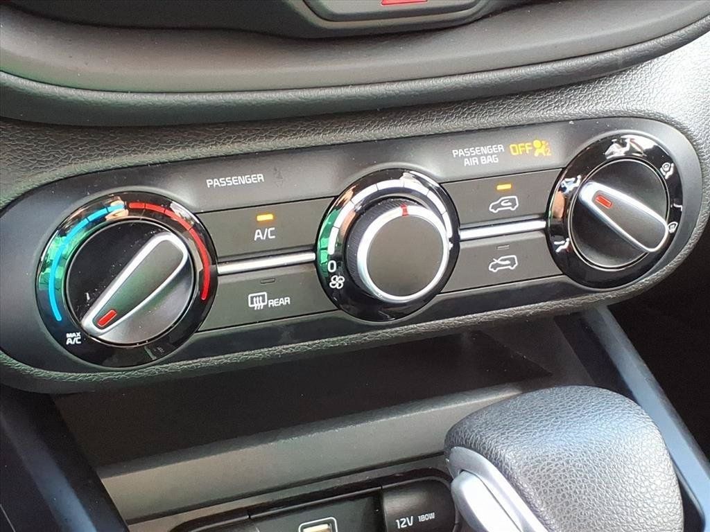 Used 2025 Kia Soul LX w/ LX Technology Package FWD image 29