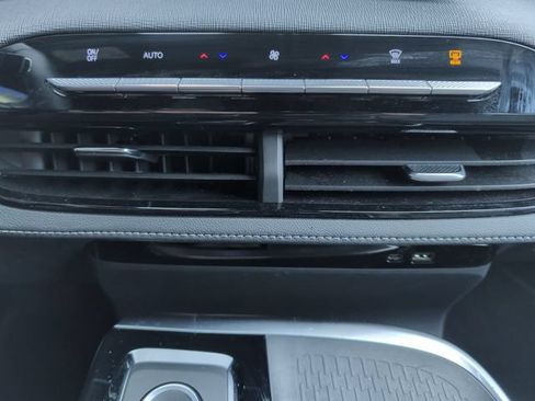 Used 2026 Buick Enclave Sport Touring AWD/4WD image 19