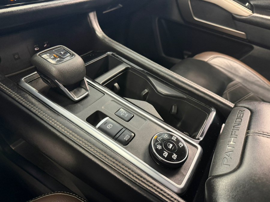 Used 2022 Nissan Pathfinder Platinum AWD/4WD image 60