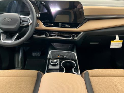 New 2026 Chevrolet Equinox ACTIV w/ Convenience Package III image 14