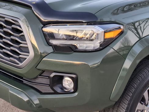 Used 2022 Toyota Tacoma TRD Sport image 6