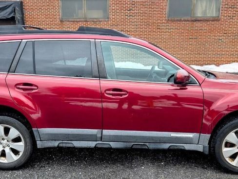 Used 2011 Subaru Outback 2.5i Limited AWD/4WD image 5