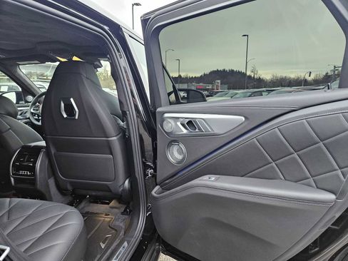 Used 2025 BMW XM image 14