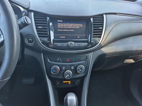 Used 2020 Chevrolet Trax LT w/ Sun & Sound Package AWD/4WD image 15