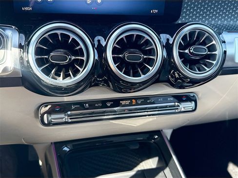 Used 2025 Mercedes-Benz GLB 250 image 15