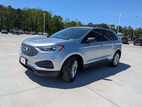 Used 2024 Ford Edge SE AWD/4WD image 3