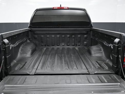 Used 2023 Nissan Frontier SV w/ Tow Package image 13