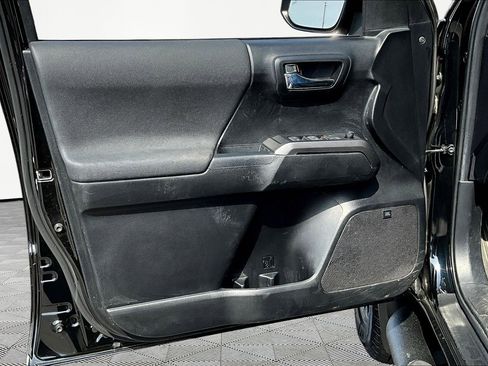 Used 2022 Toyota Tacoma TRD Sport w/ TRD Premium Sport Package image 20