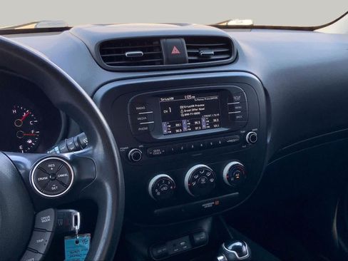 Used 2017 Kia Soul FWD image 6