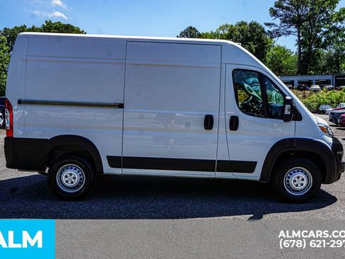 Used 2025 RAM ProMaster 2500 w/ Convenience Group FWD image 8