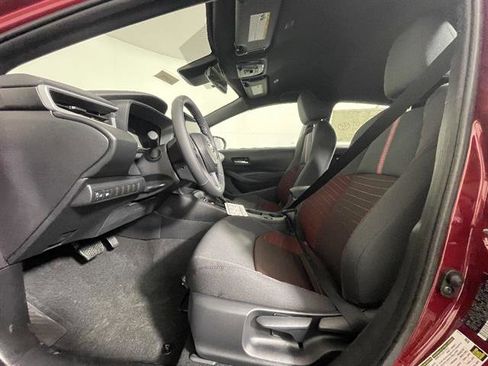 New 2026 Toyota Prius Plug-In Hybrid FWD image 9