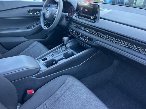 Used 2023 Honda Accord EX image 15