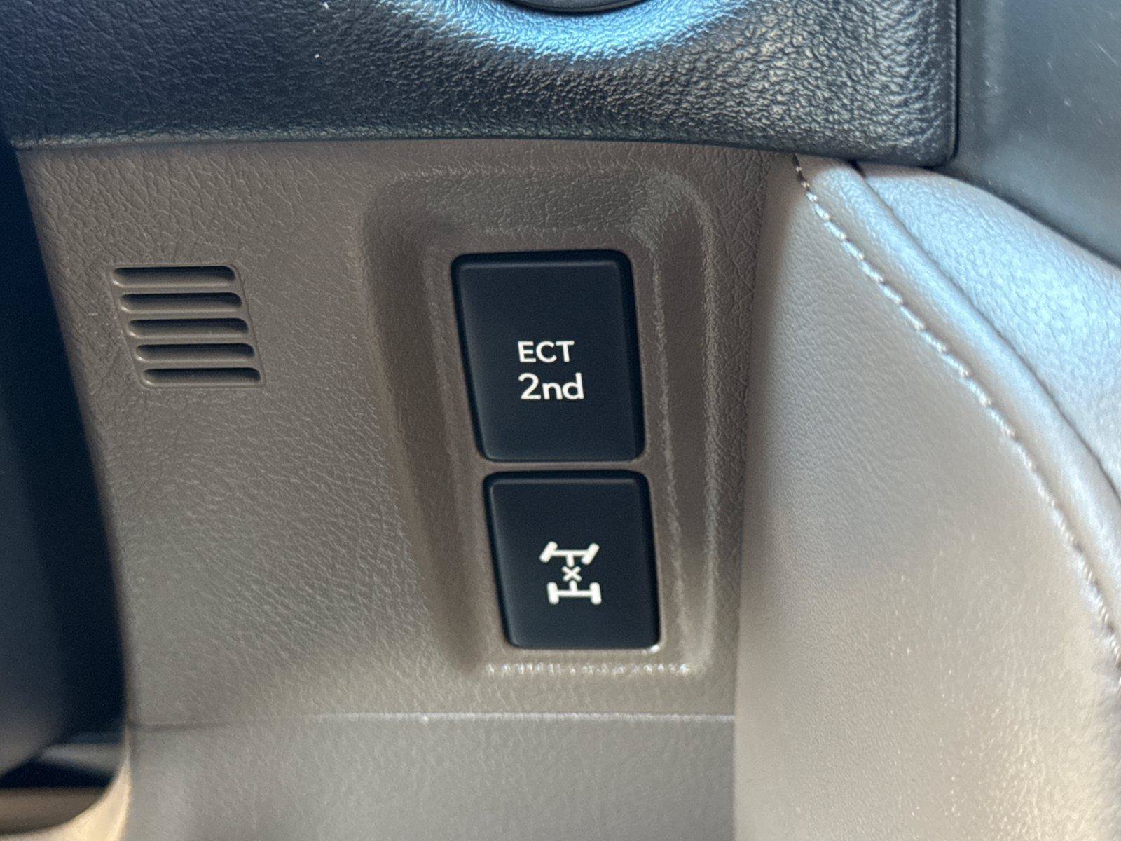 Used 2023 Lexus GX 460 Luxury w/ Sport Design Package AWD/4WD image 31