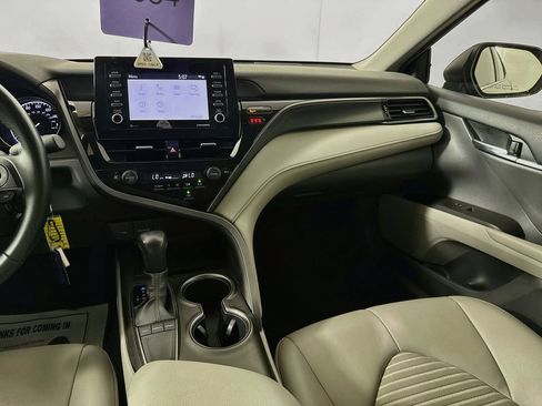 Used 2022 Toyota Camry SE FWD image 27
