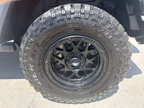 Used 2026 Jeep Wrangler Unlimited Rubicon AWD/4WD image 10