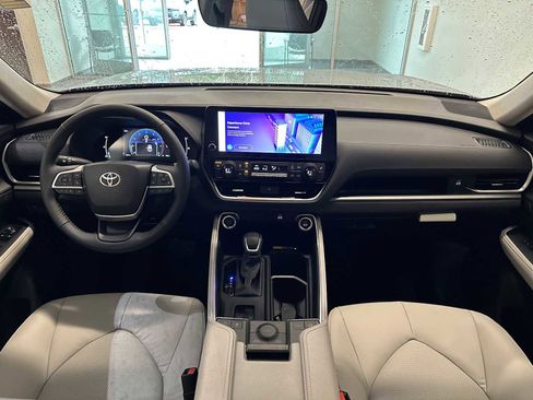 New 2026 Toyota Grand Highlander XLE AWD/4WD image 10