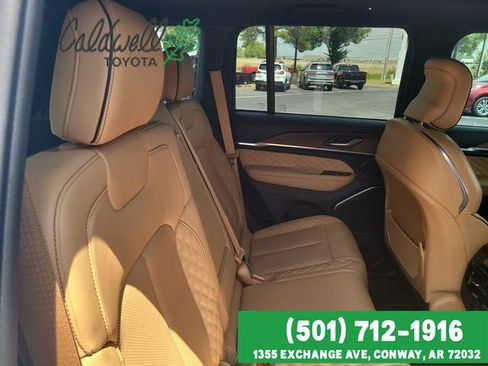 Used 2023 Jeep Grand Cherokee Summit AWD/4WD image 27