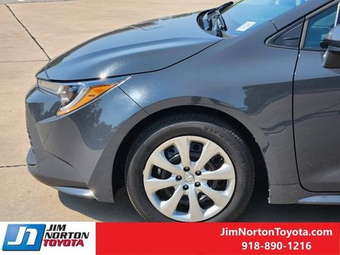 Used 2025 Toyota Corolla LE FWD image 8