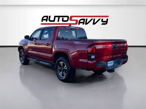 Used 2018 Toyota Tacoma TRD Sport image 5