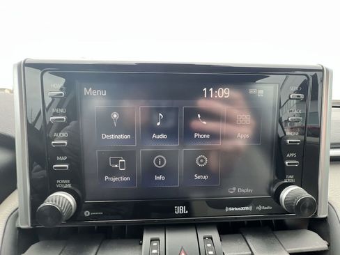 Used 2020 Toyota RAV4 Limited image 13