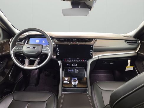 New 2026 Jeep Grand Cherokee L Limited AWD/4WD image 14