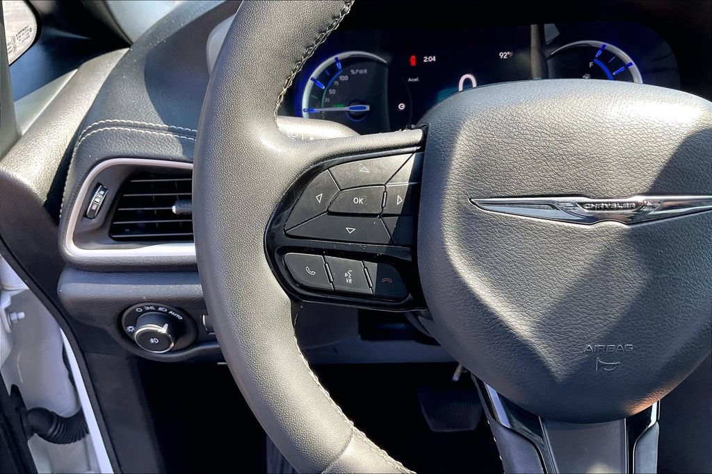 Used 2024 Chrysler Pacifica Limited FWD image 12