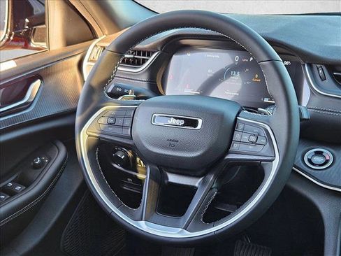 New 2025 Jeep Grand Cherokee Altitude w/ Trailer Tow Package image 11