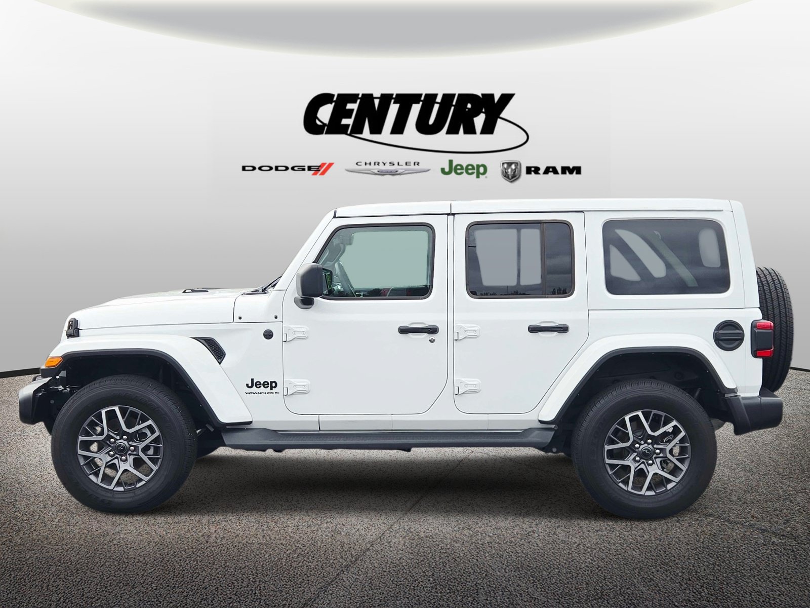 Used 2025 Jeep Wrangler Unlimited Sahara AWD/4WD image 7