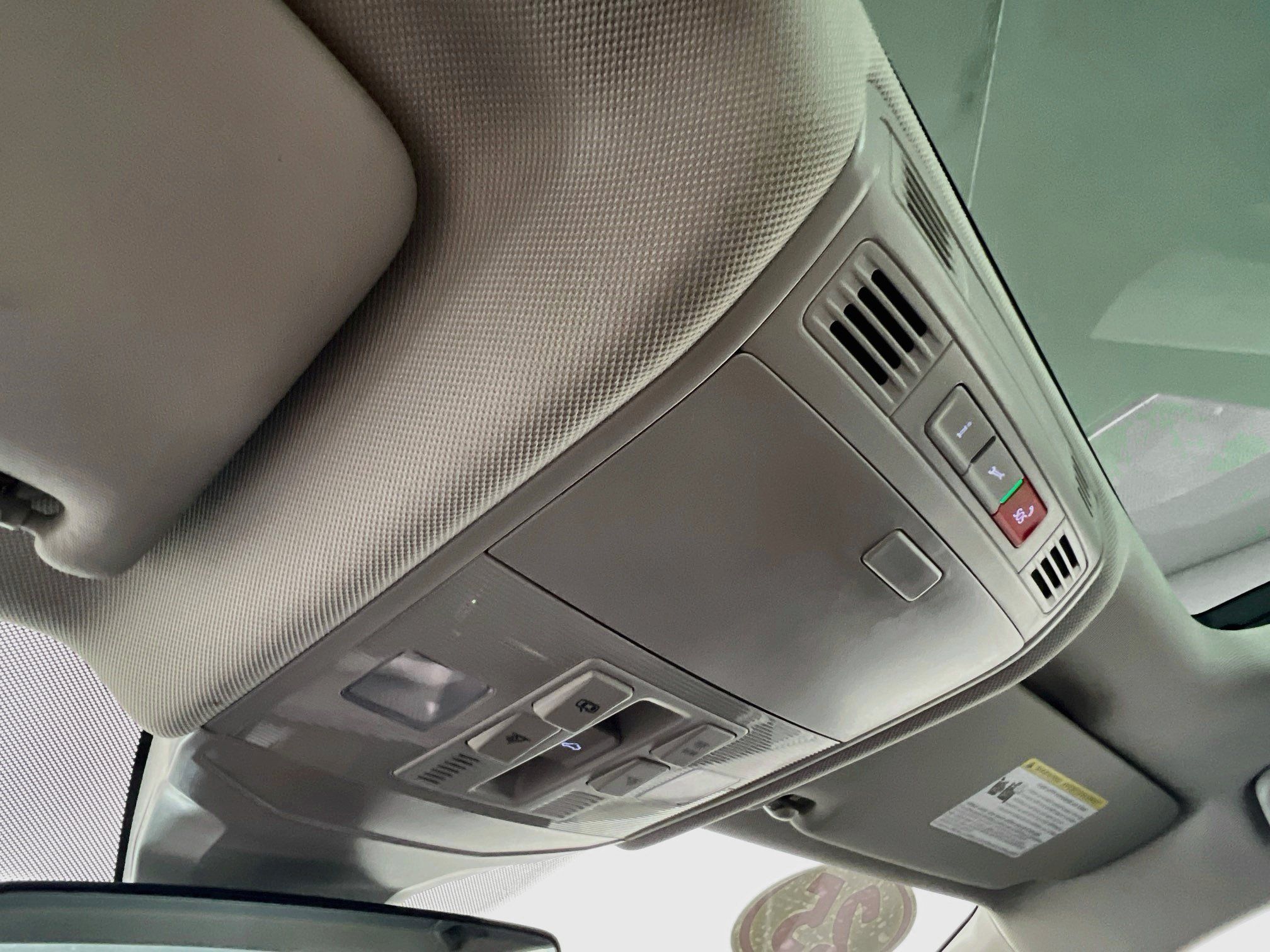 Used 2025 Volkswagen Jetta SE FWD image 20
