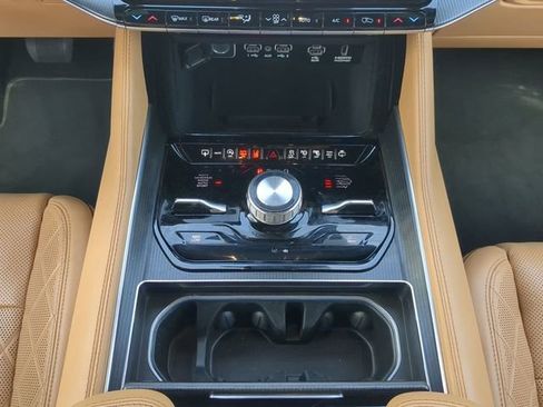 Used 2024 Jeep Grand Wagoneer L Series III w/ Rear Seat Video Group 1 AWD/4WD image 22