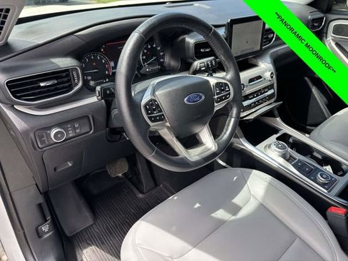 Used 2021 Ford Explorer XLT w/ Equipment Group 202A AWD/4WD image 9