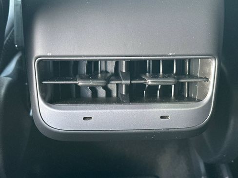 Used 2023 Tesla Model Y Performance image 16