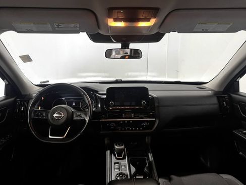 Used 2025 Nissan Pathfinder SV AWD/4WD image 2