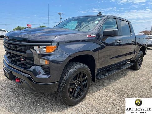 Used 2023 Chevrolet Silverado 1500 Custom Trail Boss AWD/4WD image 1