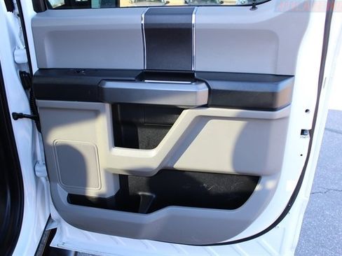 Used 2018 Ford F150 XLT image 39